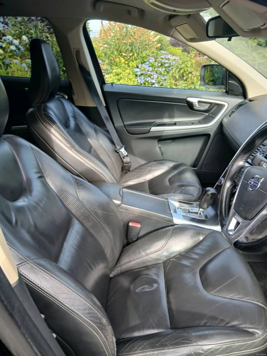 Volvo xc60 2.4 Auto D5 AWD - Image 6