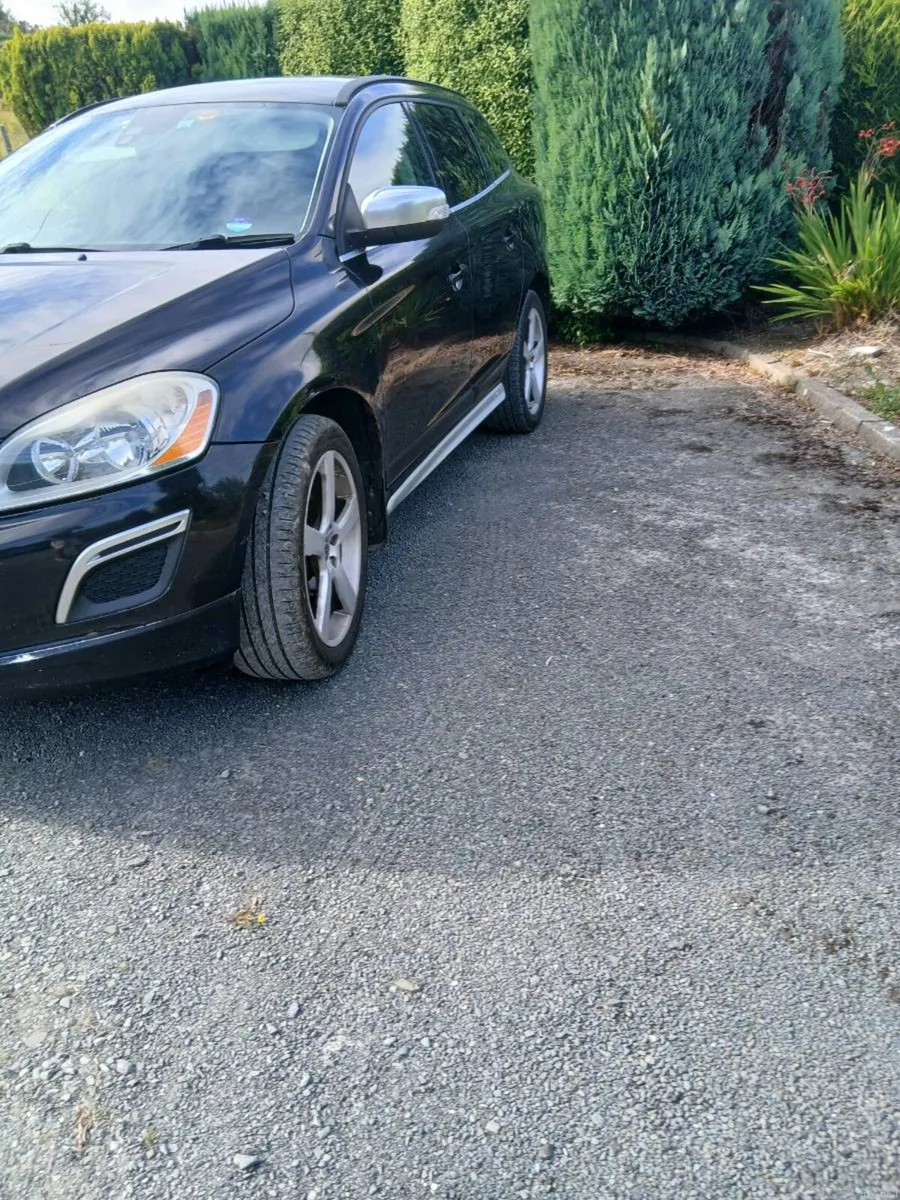 Volvo xc60 2.4 Auto D5 AWD - Image 3