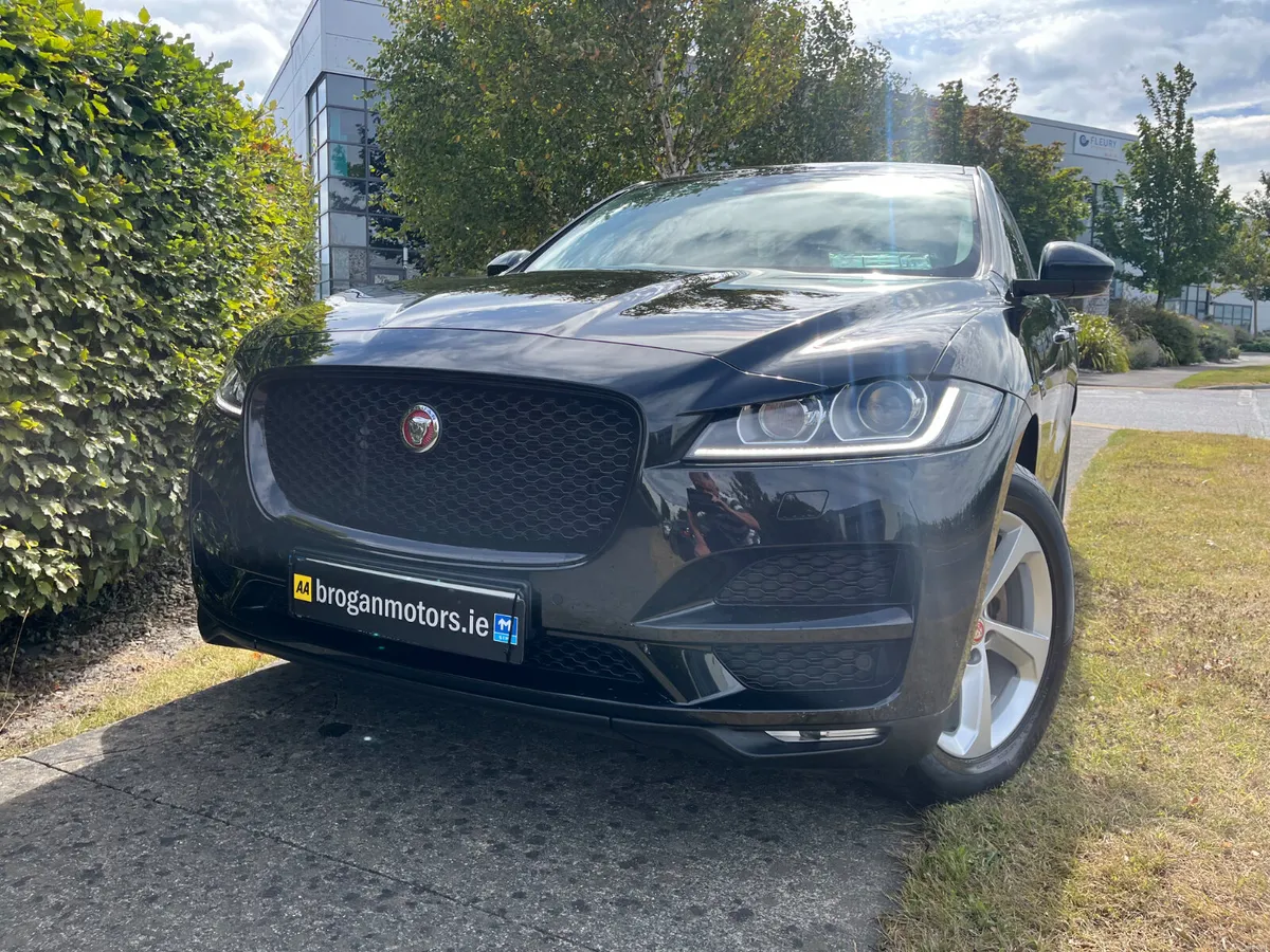 Jaguar F-Pace 20  2.0 D 180PS  FSH/New Nct 08/28 - Image 3