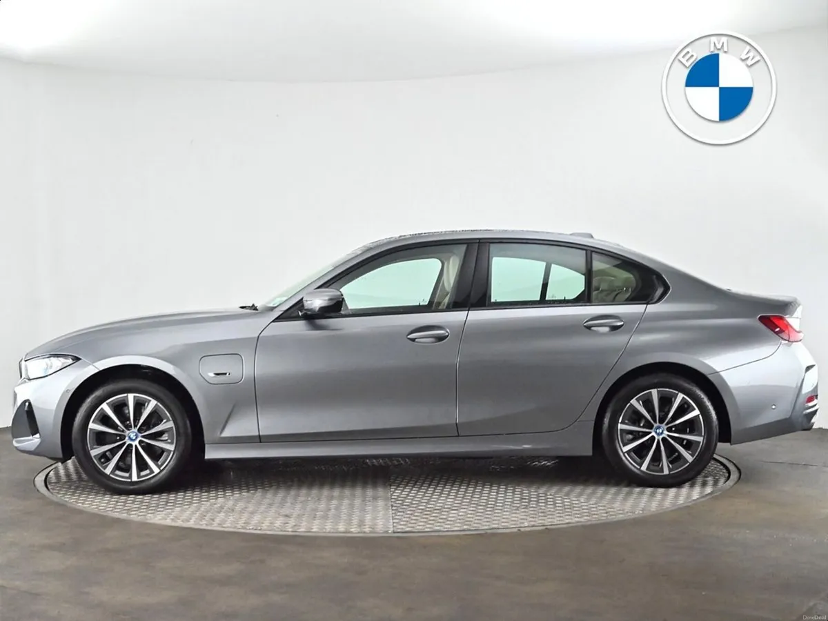 BMW 3-Series 330e Sport Saloon - Image 3