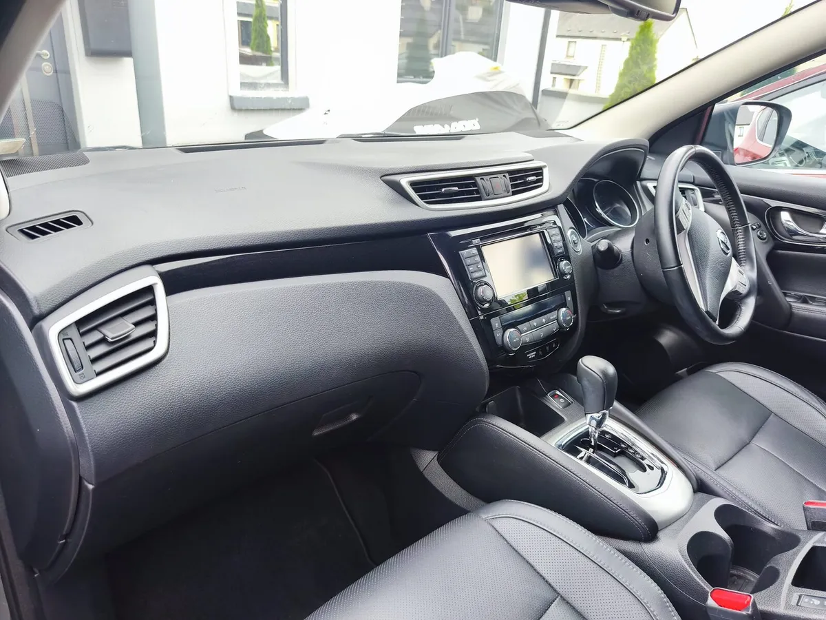 Nissana Qashqai Auto Panoramic roof low milage - Image 6