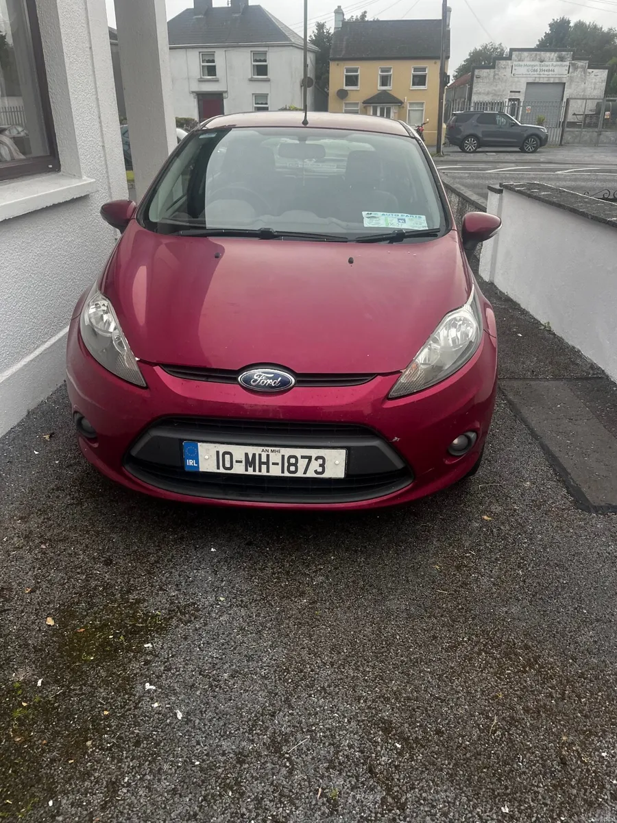 Ford Fiesta 2010 - Image 2