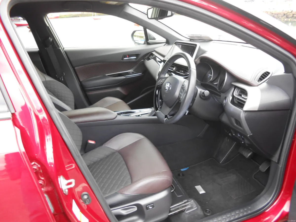 Toyota C-HR Sport Two Tone 2019 - Image 3