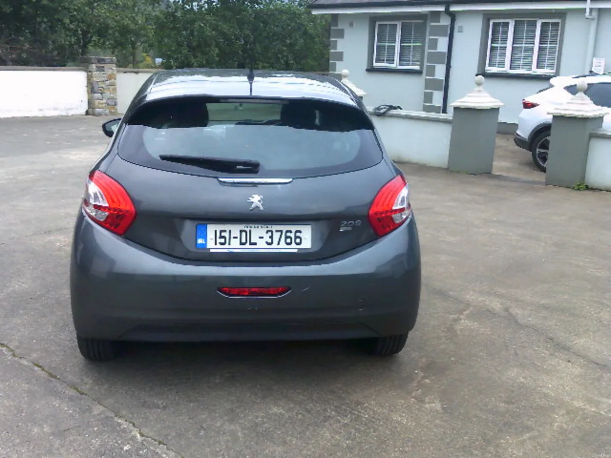 Peugeot 208 2015--AUTOMATIC - Image 5