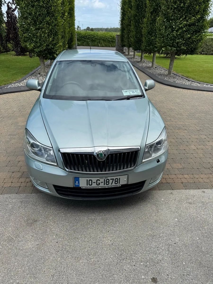 Skoda Octavia Elegance 1.6D 2010 - Image 1