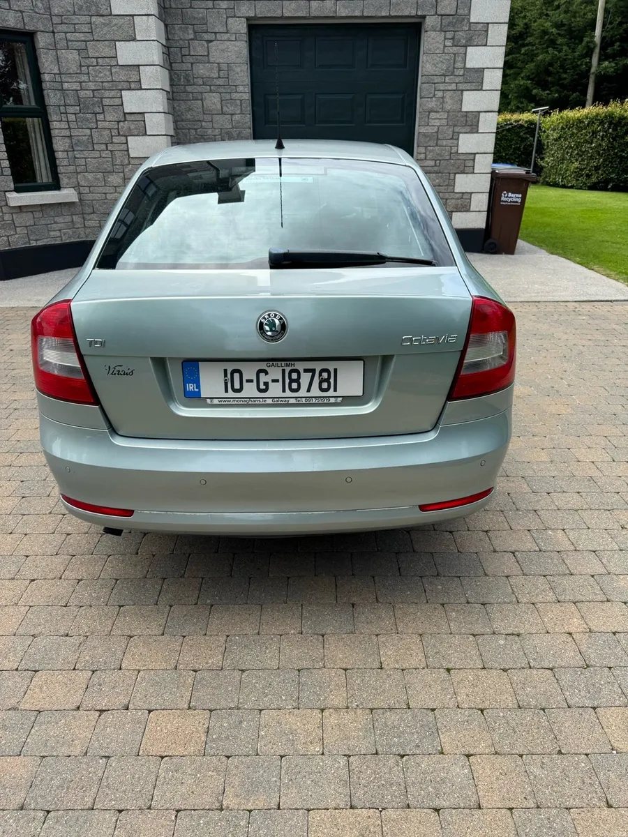 Skoda Octavia Elegance 1.6D 2010 - Image 3