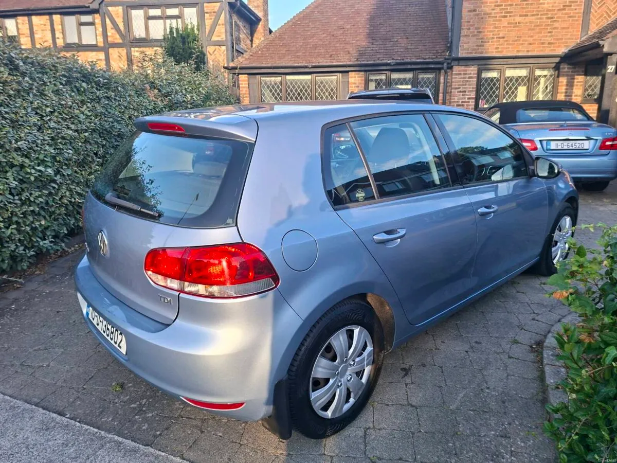 VOLKSWAGON GOLF 1.6 DIESEL 2010 VERY CLEAN CAR - Image 1