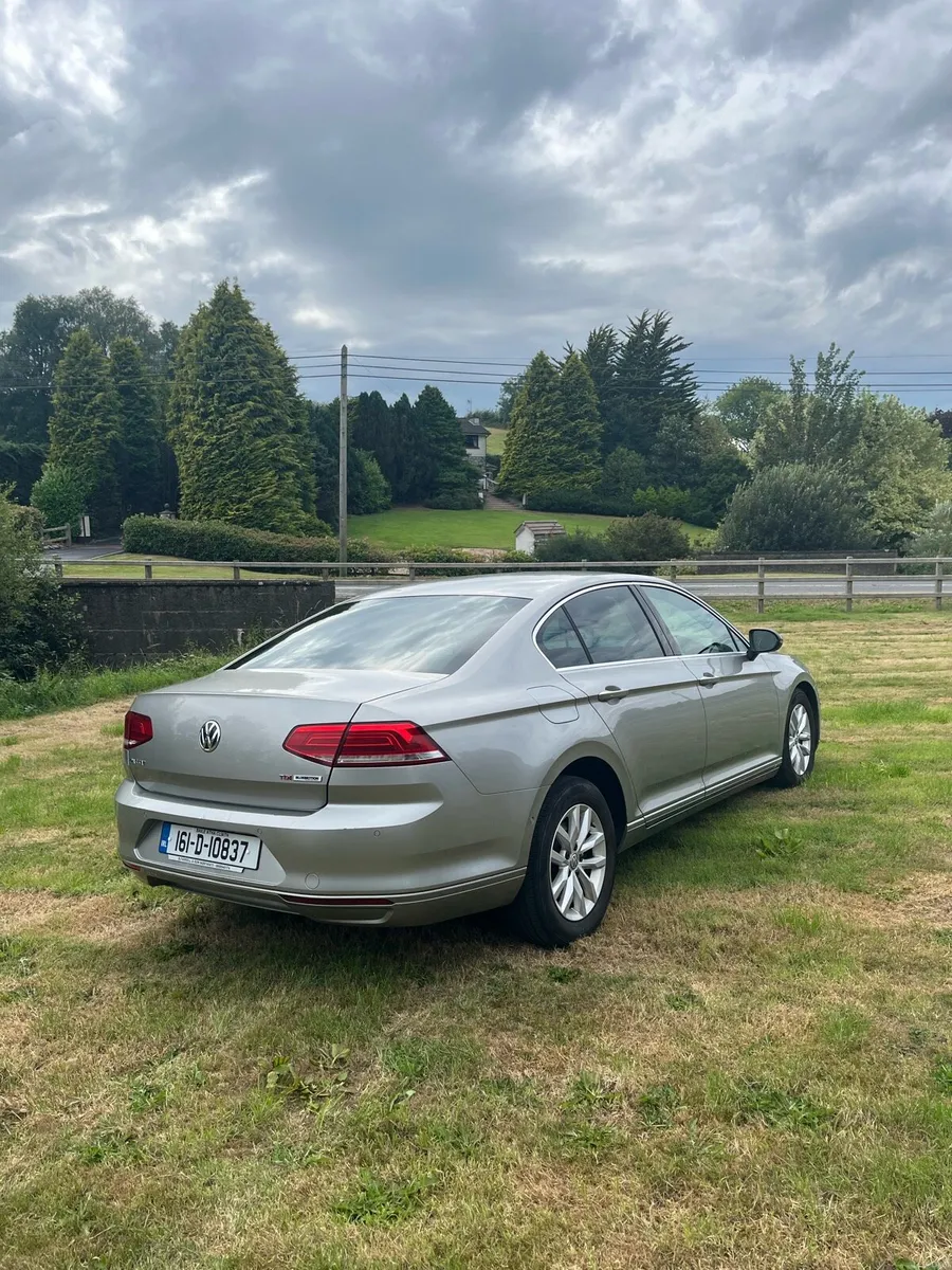B8 Volkswagen Passat - Image 4