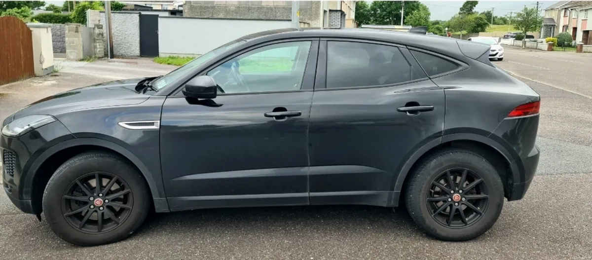 JAG E PACE - Image 2