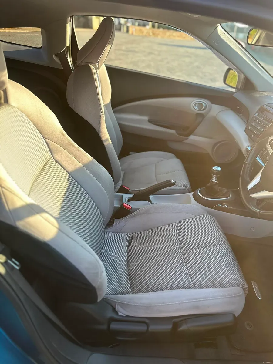 CR-Z - Image 5