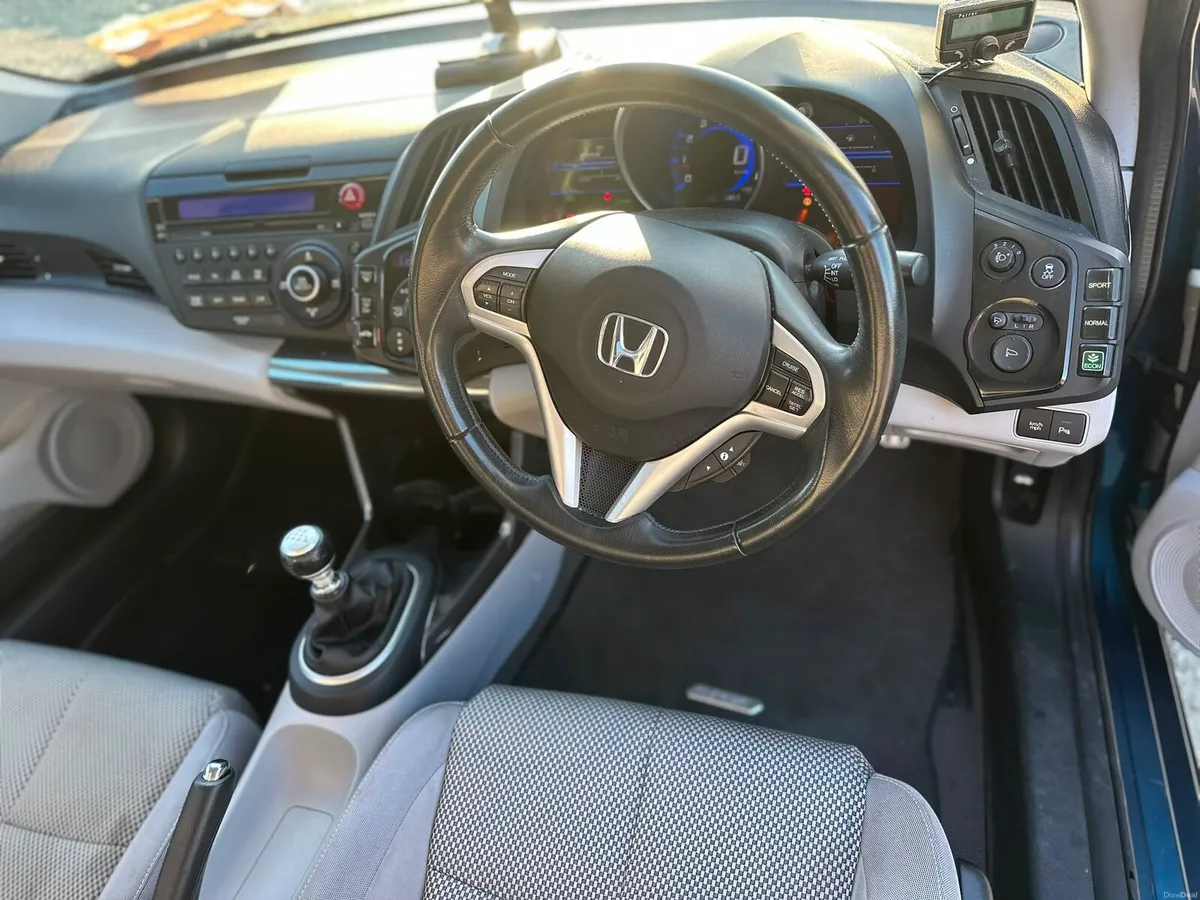 CR-Z - Image 6