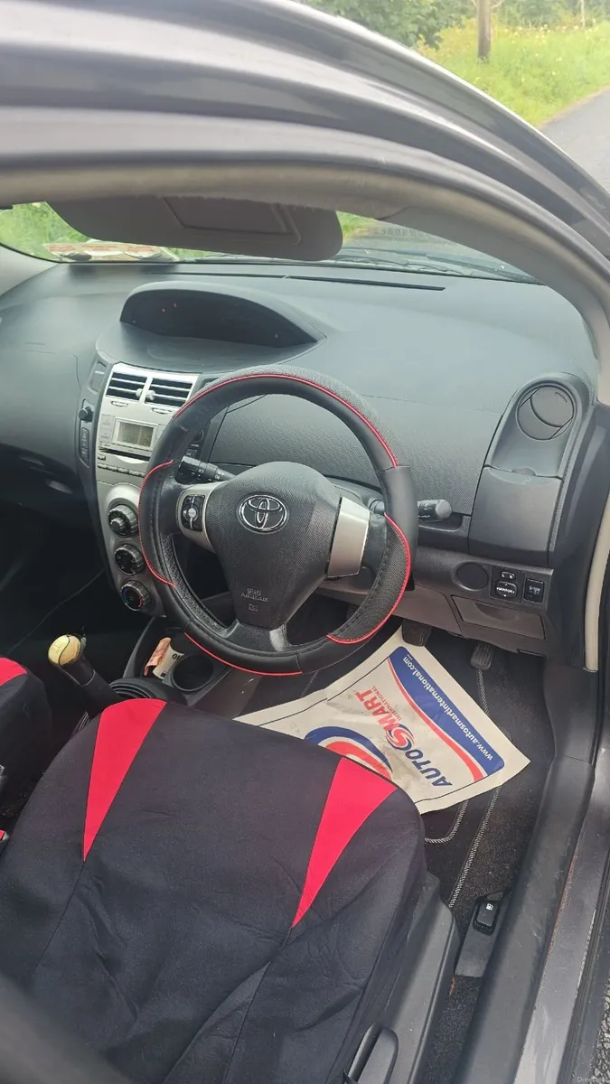 Toyota Yaris 2009 - Image 3