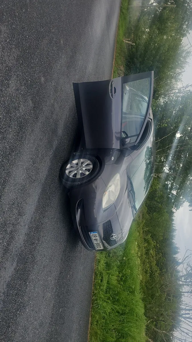 Toyota Yaris 2009 - Image 4