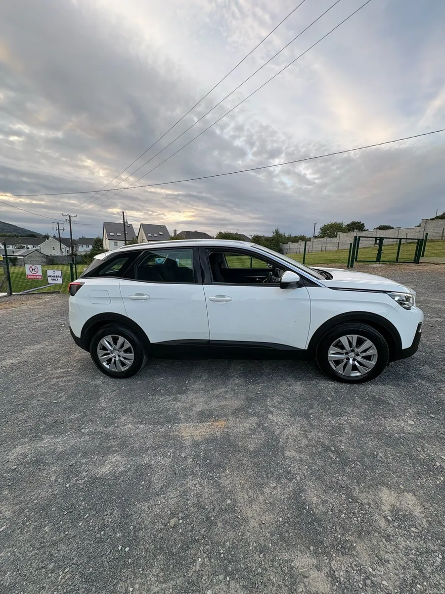 Peugeot 3008 - Image 2