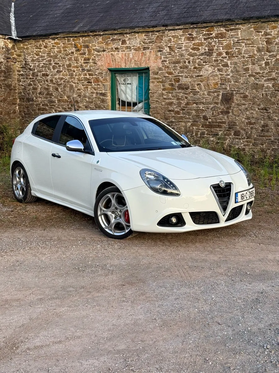 Alfa Romeo Giulietta Quadrifoglio Verde (1750tbi) - Image 1