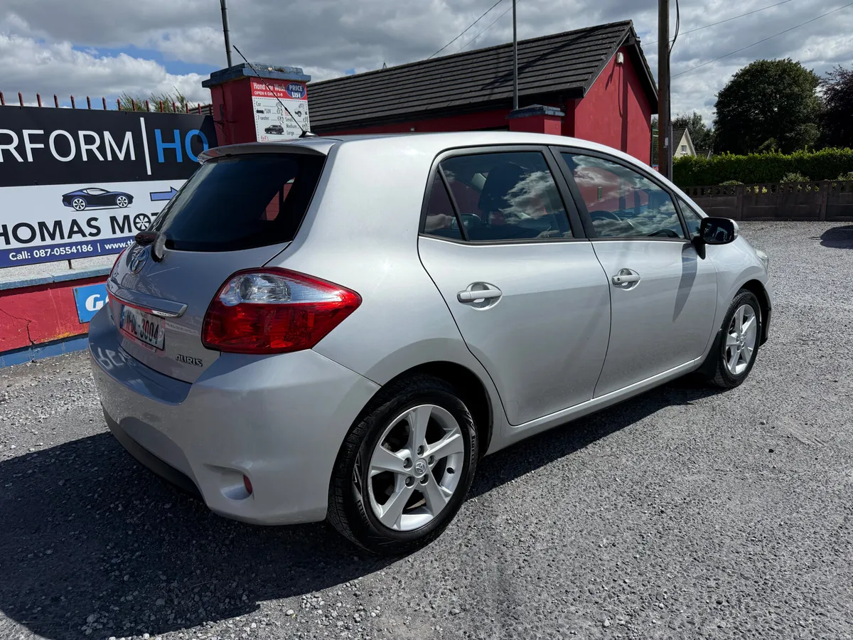 Toyota Auris 2011 1.33 Petrol Manual - Image 5