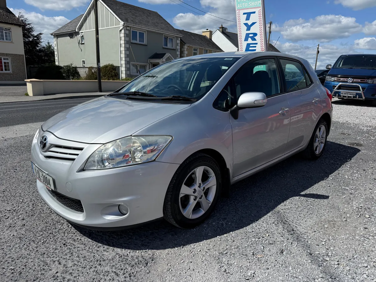 Toyota Auris 2011 1.33 Petrol Manual - Image 3