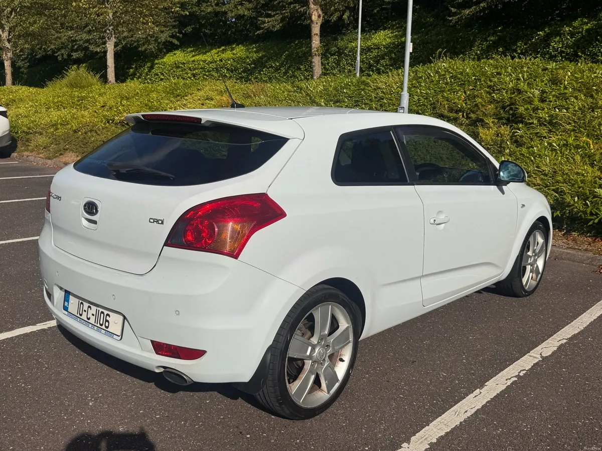 Kia ProCeed, 2.0 Diesel. Very Low Miles. Mint cond - Image 5