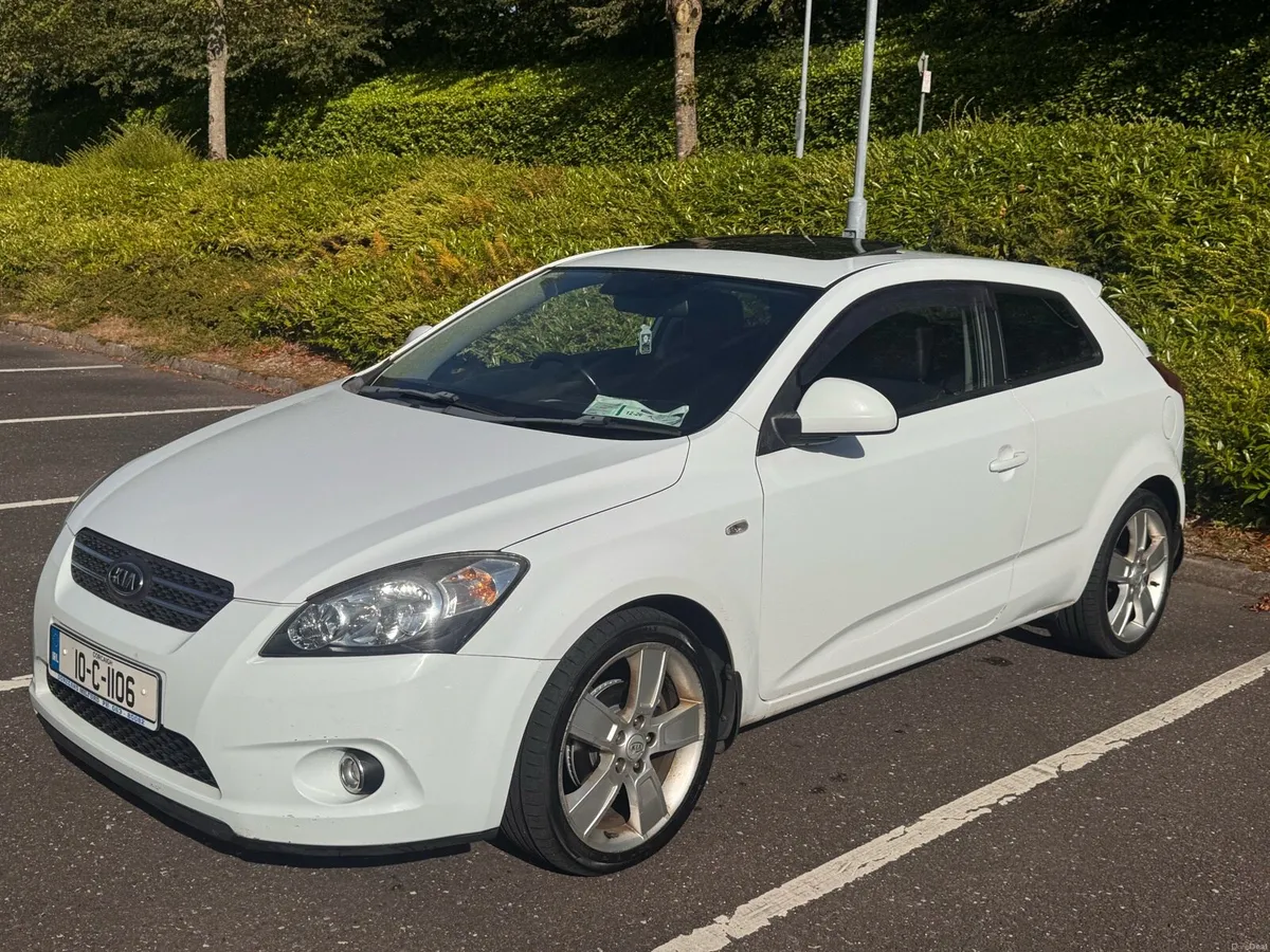 Kia ProCeed, 2.0 Diesel. Very Low Miles. Mint cond - Image 2