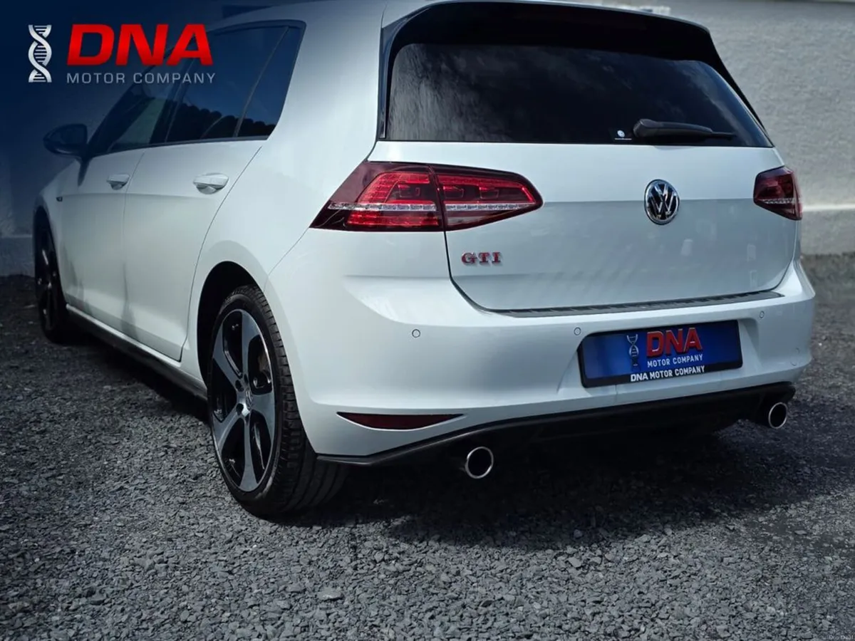 Volkswagen Golf GOLF - GTI - LOW KMS - Image 5