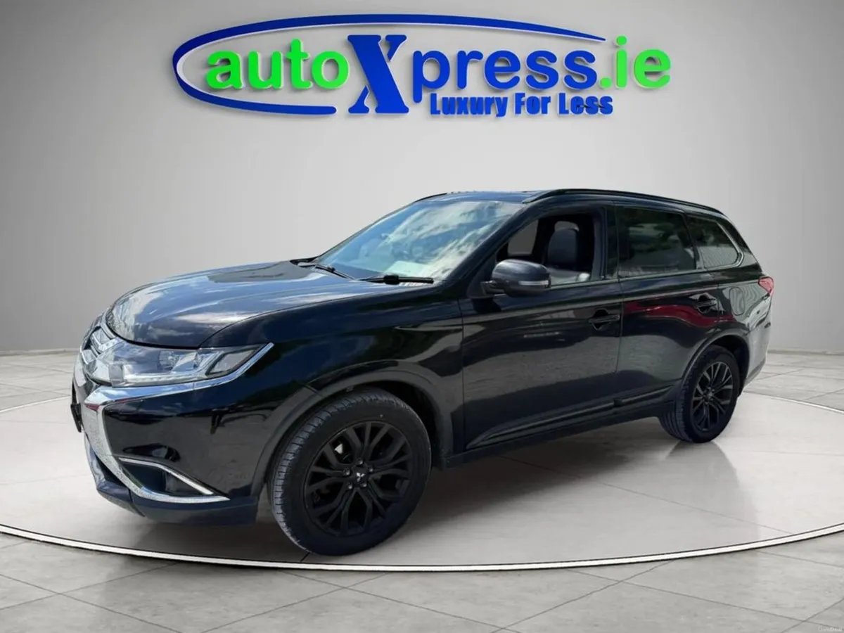 Mitsubishi Outlander 7 SEATER 4WD MT Black Line 4D - Image 3