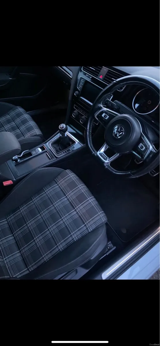 Volkswagen Golf gtd - Image 2