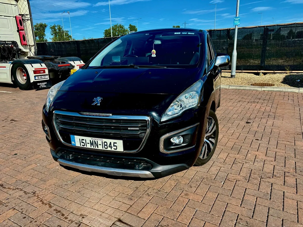 Peugeot 3008 4Hybrid 2015 - Image 1