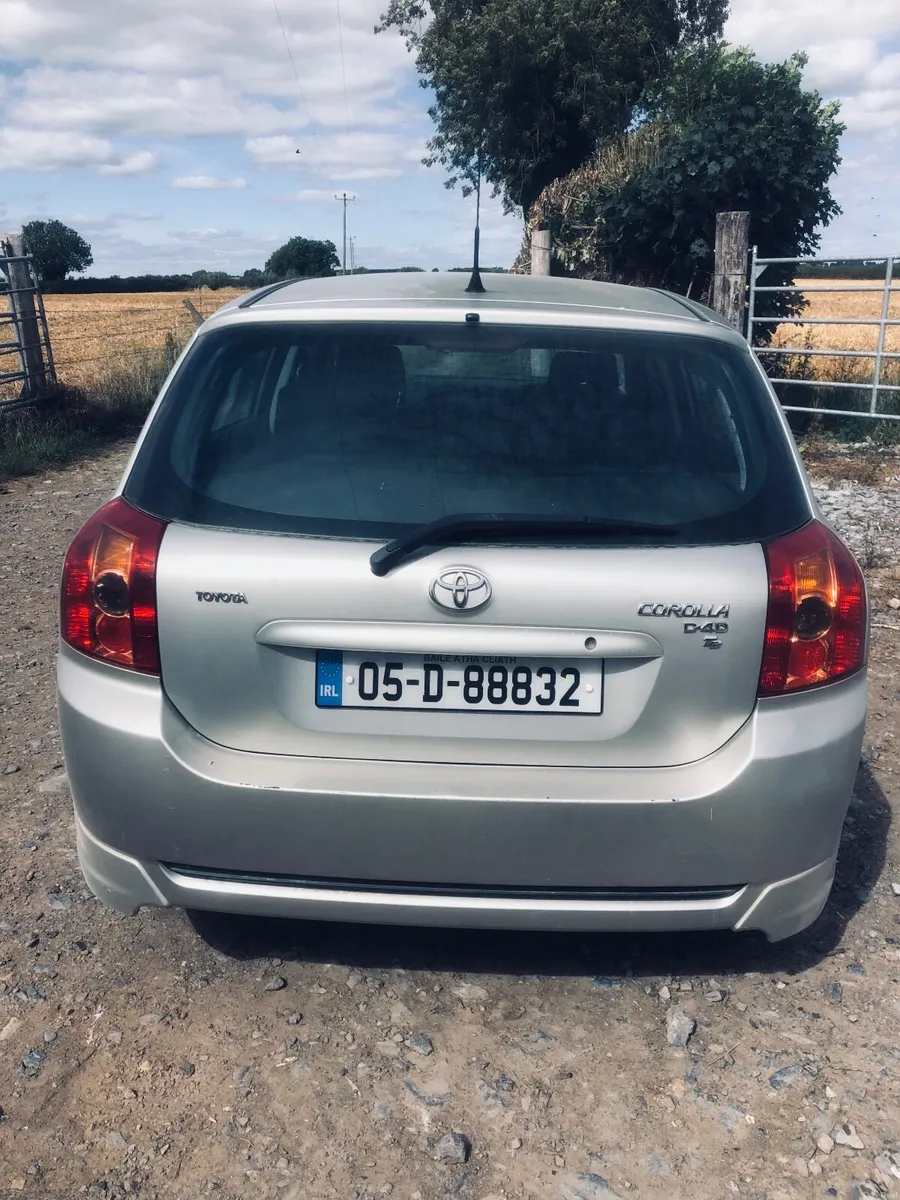 Toyota Corolla 2005 - Image 2