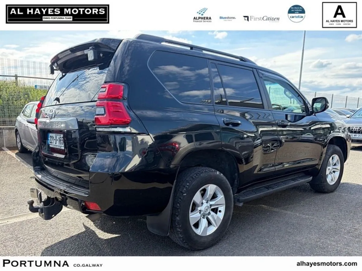 Toyota Land Cruiser LWB COMMERCIAL 2.8DSL MANUAL * - Image 3
