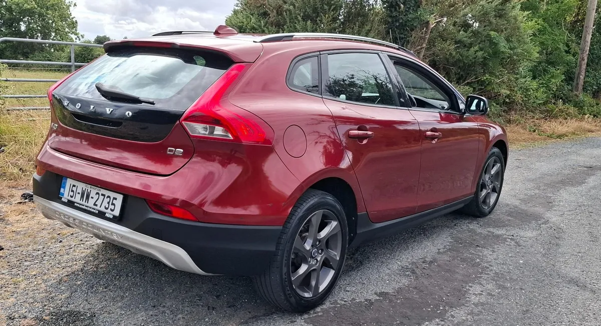 15 Volvo V40.  , CROSS COUNTRY,    New NCT 8/27 - Image 2