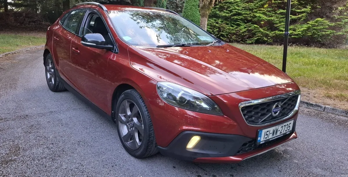15 Volvo V40.  , CROSS COUNTRY,    New NCT 8/27 - Image 1