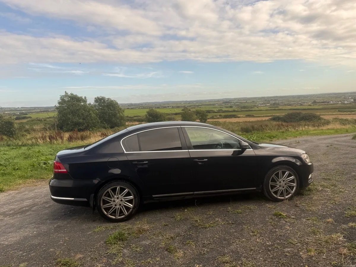 Volkswagen Passat - Image 4