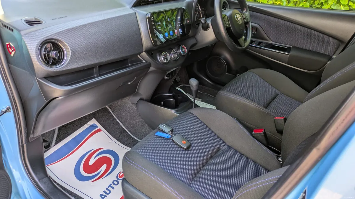 LOW MILEAGE TOYOTA YARIS 1.3 PETROL AUTO, 2016 - Image 2