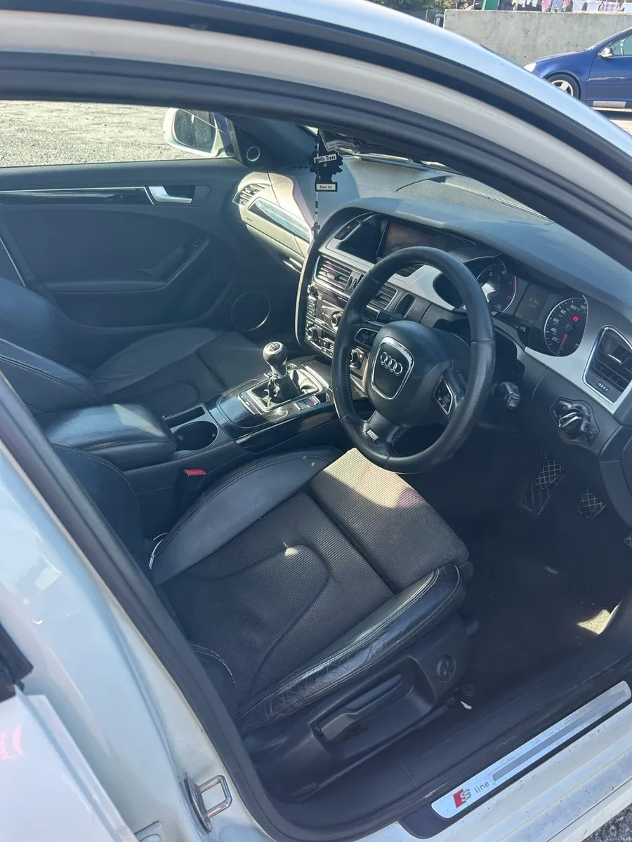 Car - Image 3