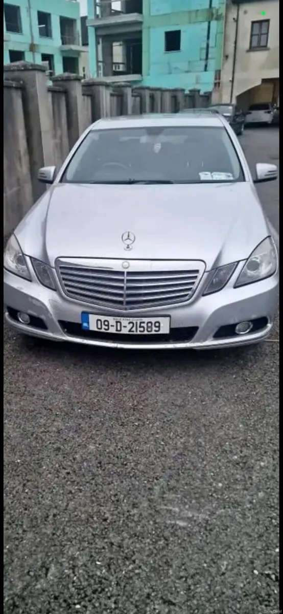 Mercedes E class 220 - Image 1
