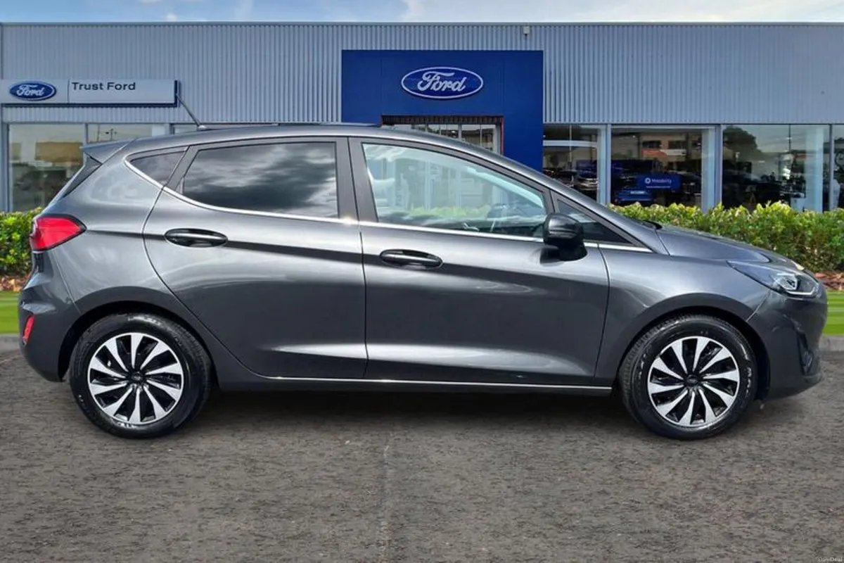Ford Fiesta 1.0 EcoBoost Hybrid mHEV 125 Titanium - Image 3