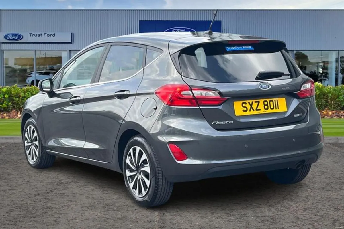 Ford Fiesta 1.0 EcoBoost Hybrid mHEV 125 Titanium - Image 2