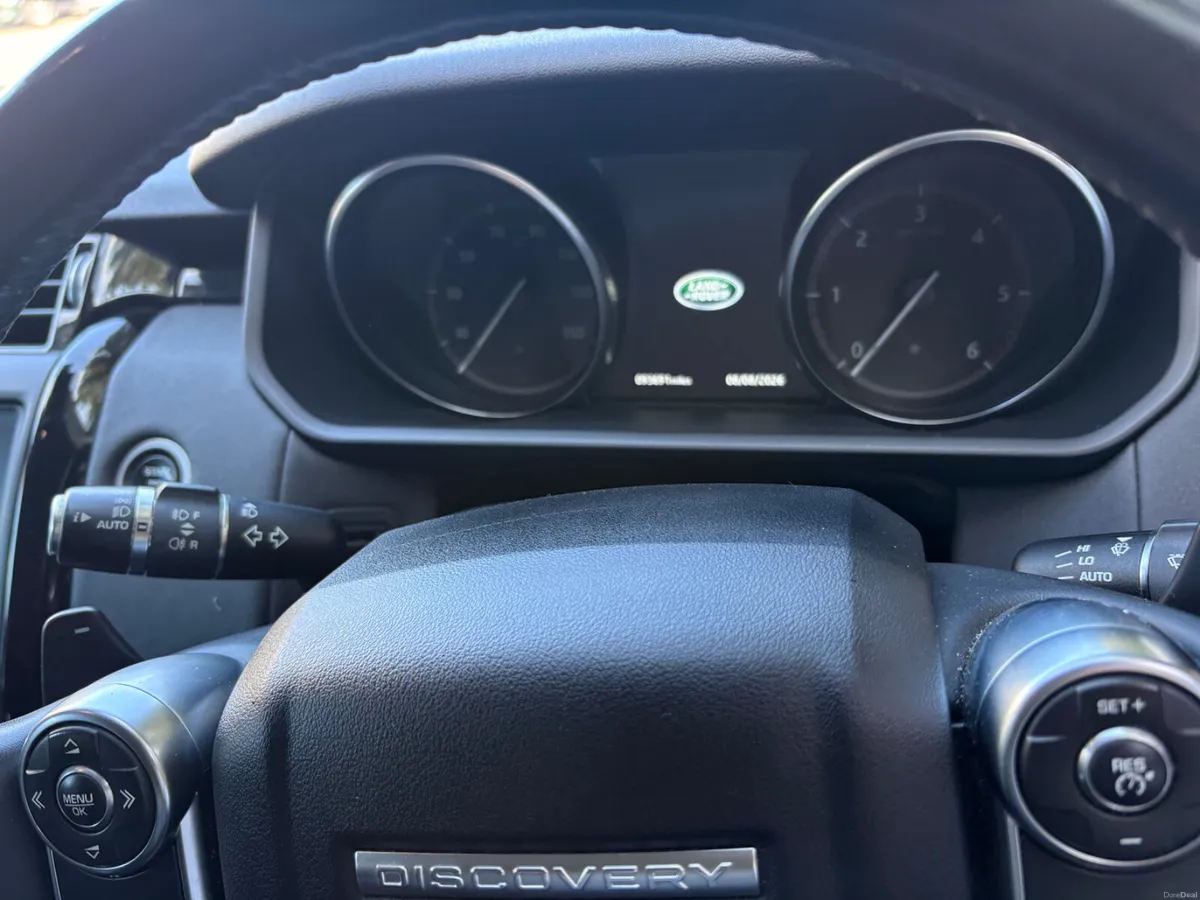 Land Rover Discovery 2018 7 seater Low miles - Image 4