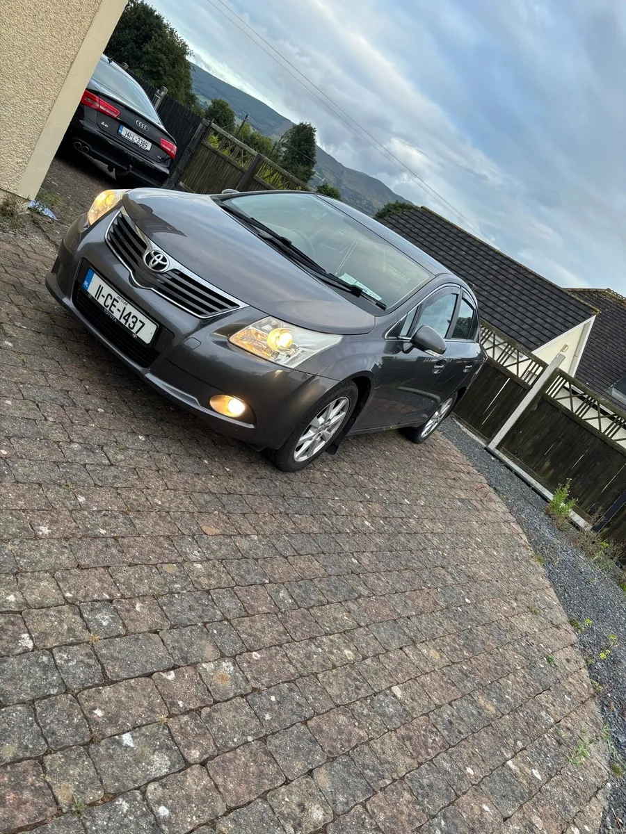 Toyota Avensis 2011 - Image 1