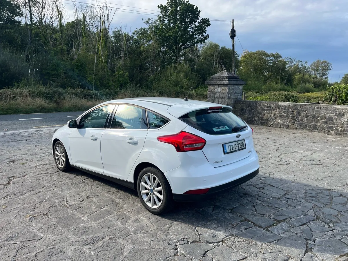 2017 ford focus titanium - Image 4
