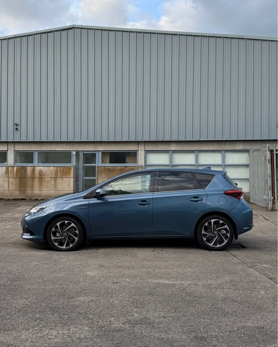 Toyota Auris 2017, LUNA, 1.8 P/HYB, NCT/TAX - Image 6
