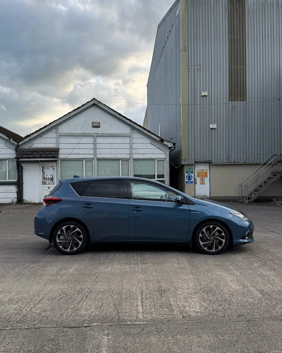 Toyota Auris 2017, LUNA, 1.8 P/HYB, NCT/TAX - Image 2