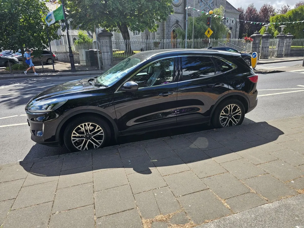 Ford Kuga 2.5 Duratec 225PS PHEV Titanium - Image 2