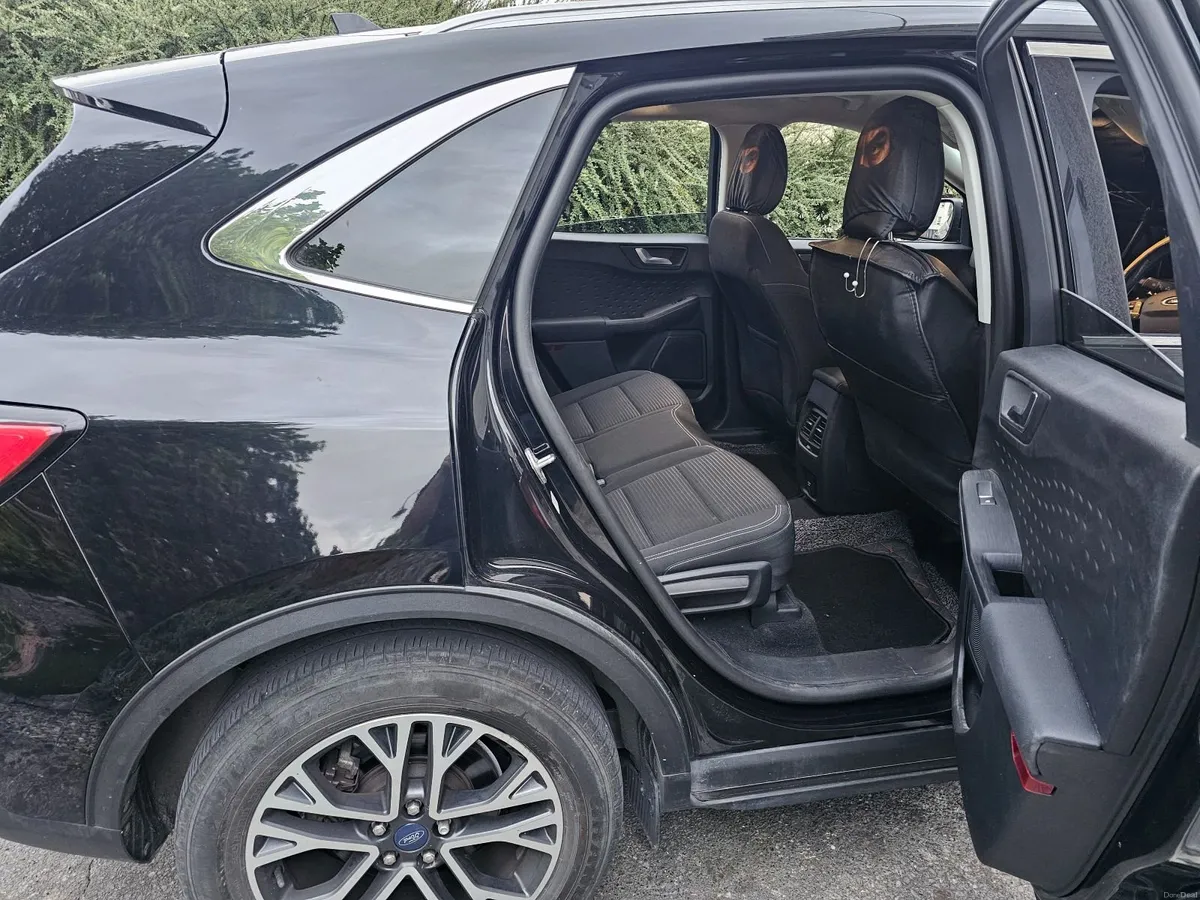 Ford Kuga 2.5 Duratec 225PS PHEV Titanium - Image 5