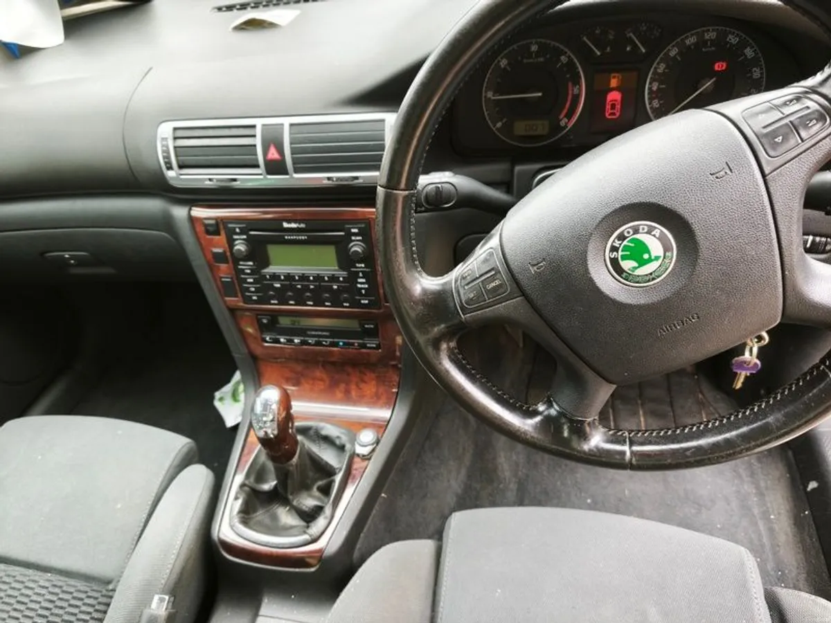 2009 Skoda Superb - Image 4