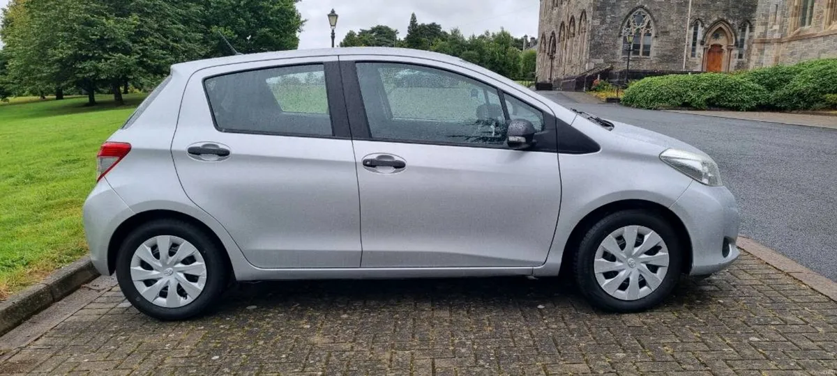 141 Toyota Yaris 1L petrol - Image 2