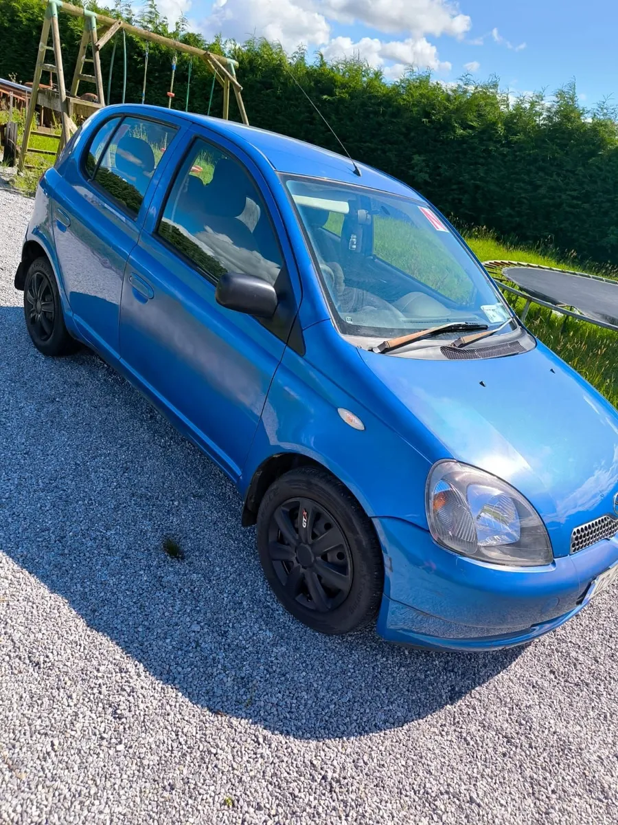 Toyota Yaris 2002 - Image 2