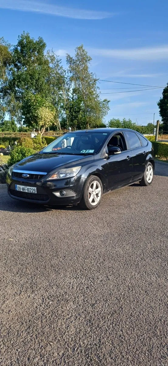 Ford Focus 2009 - Image 2