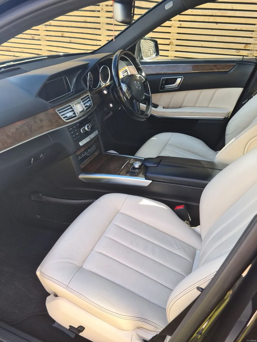 Mercedes-Benz E-Class 2013 - Image 3