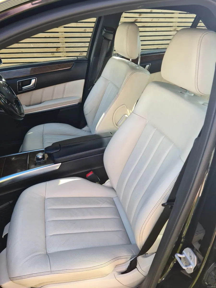 Mercedes-Benz E-Class 2013 - Image 2